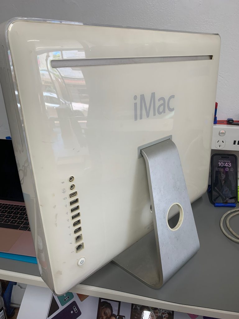 Apple Mac Repairs Katoomba Look at his vintage Mac 